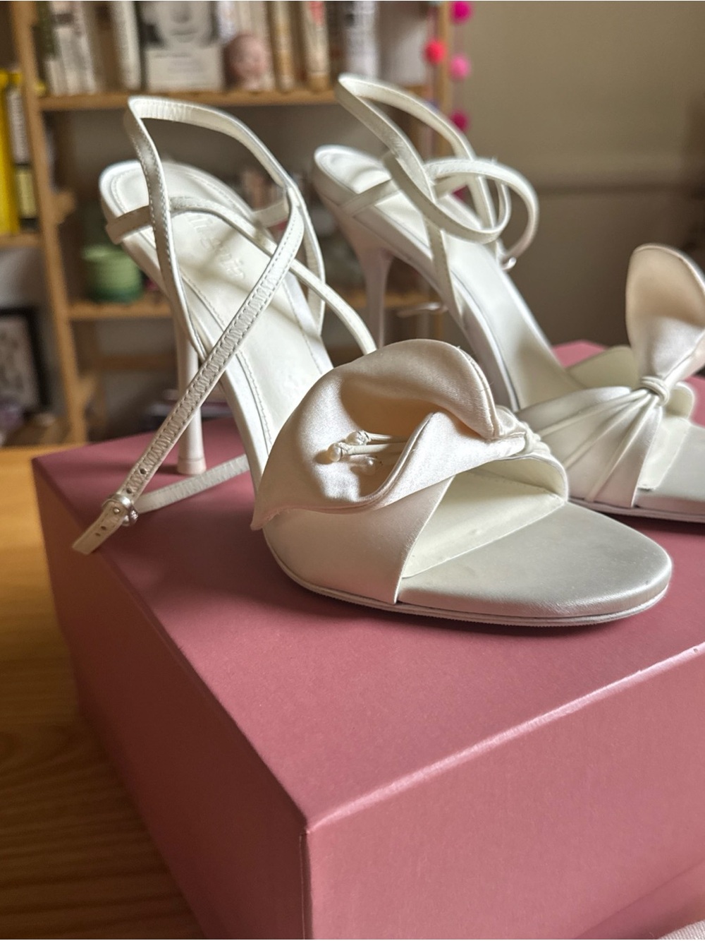 GORGEOUS BRIDAL Cult Gaia White Satin Cala Lilly Pearl Strappy Heels - Picture 7 of 9